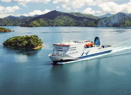 interislander ferry in cook straight