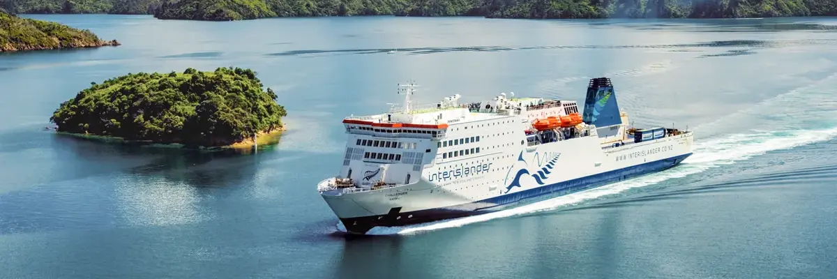 interislander ferry in cook straight
